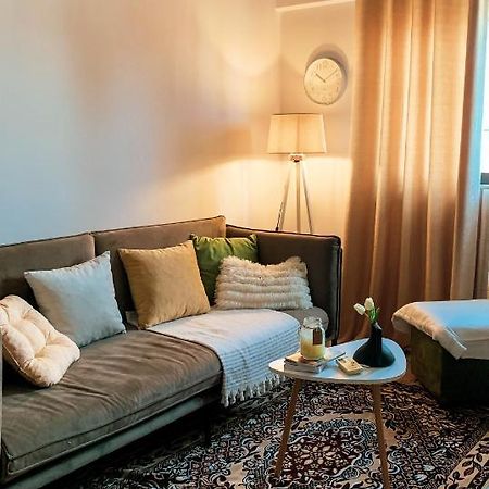 Entire Serviced Apartment With A Beautiful View Tiranë Luaran gambar
