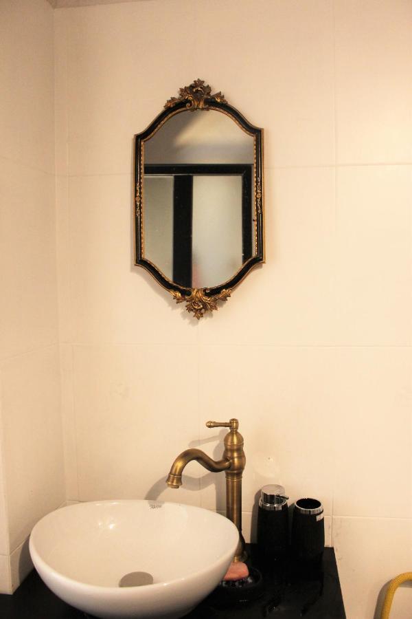 Entire Serviced Apartment With A Beautiful View Tiranë Luaran gambar