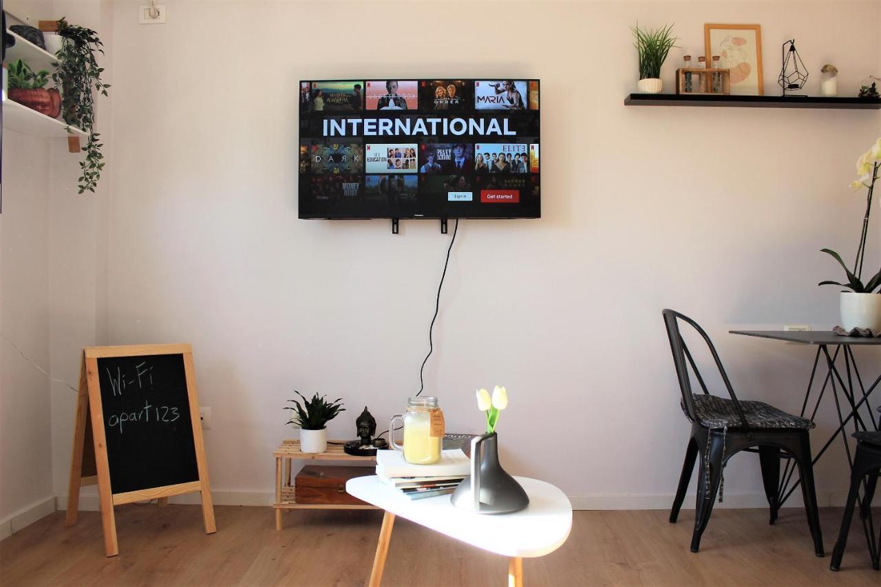 Entire Serviced Apartment With A Beautiful View Tiranë Luaran gambar