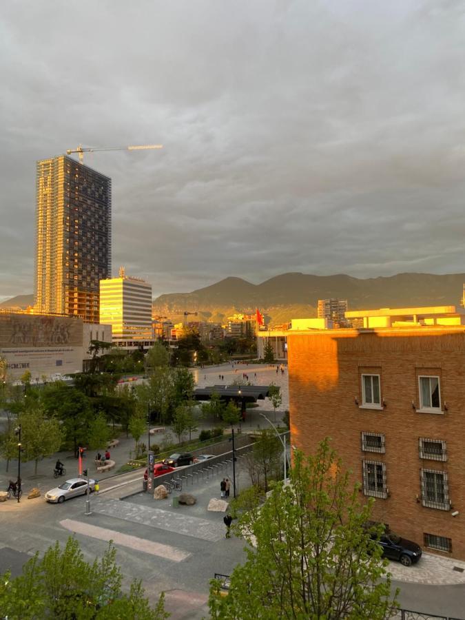 Entire Serviced Apartment With A Beautiful View Tiranë Luaran gambar
