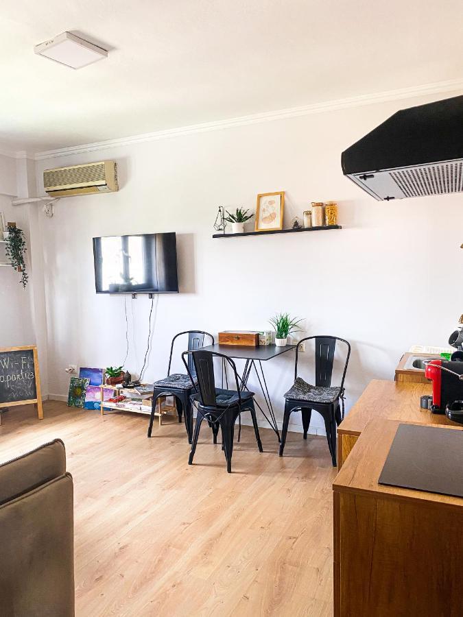 Entire Serviced Apartment With A Beautiful View Tiranë Luaran gambar