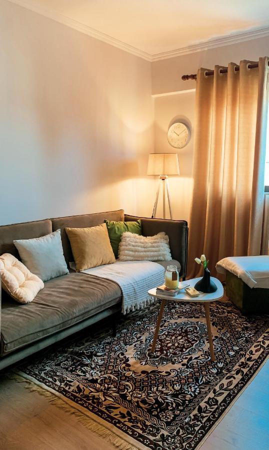 Entire Serviced Apartment With A Beautiful View Tiranë Luaran gambar