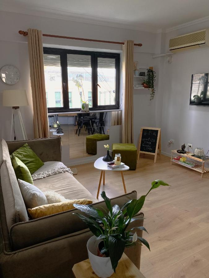 Entire Serviced Apartment With A Beautiful View Tiranë Luaran gambar