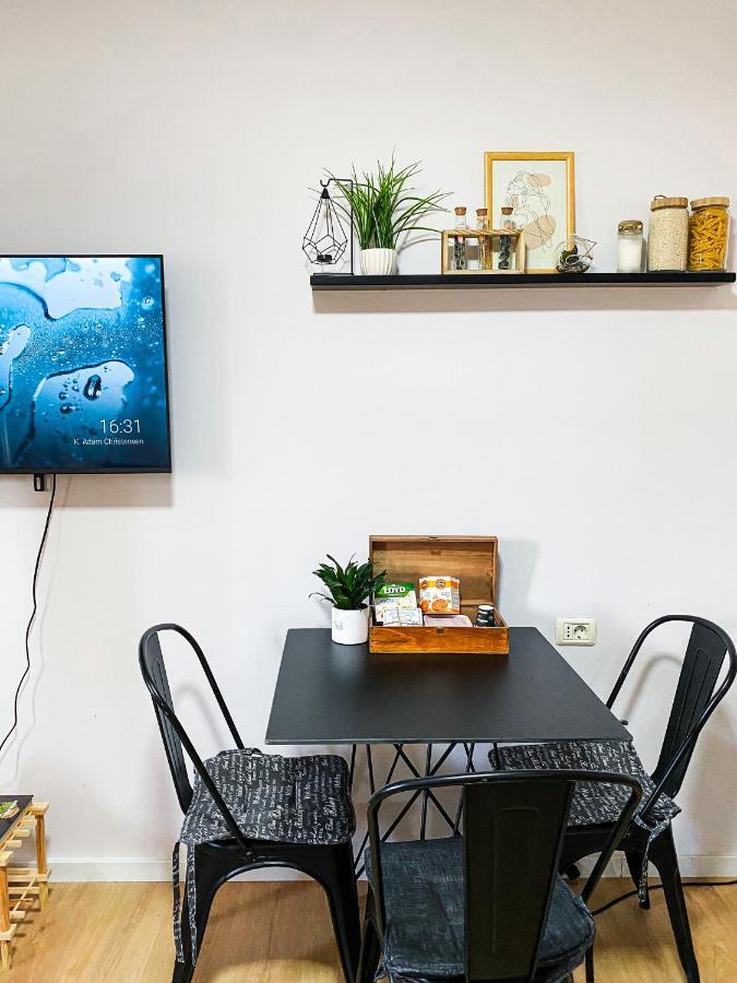Entire Serviced Apartment With A Beautiful View Tiranë Luaran gambar