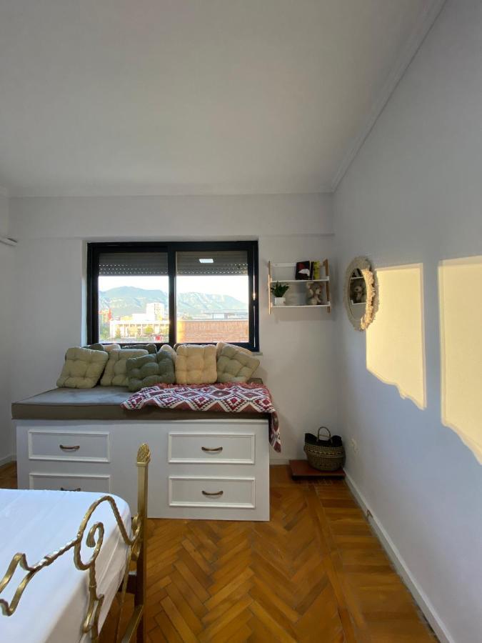 Entire Serviced Apartment With A Beautiful View Tiranë Luaran gambar